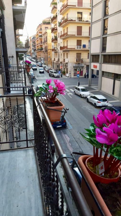 B&B Charme Centre-Ville Artistic & Literary Rooms 팔레르모 외부 사진
